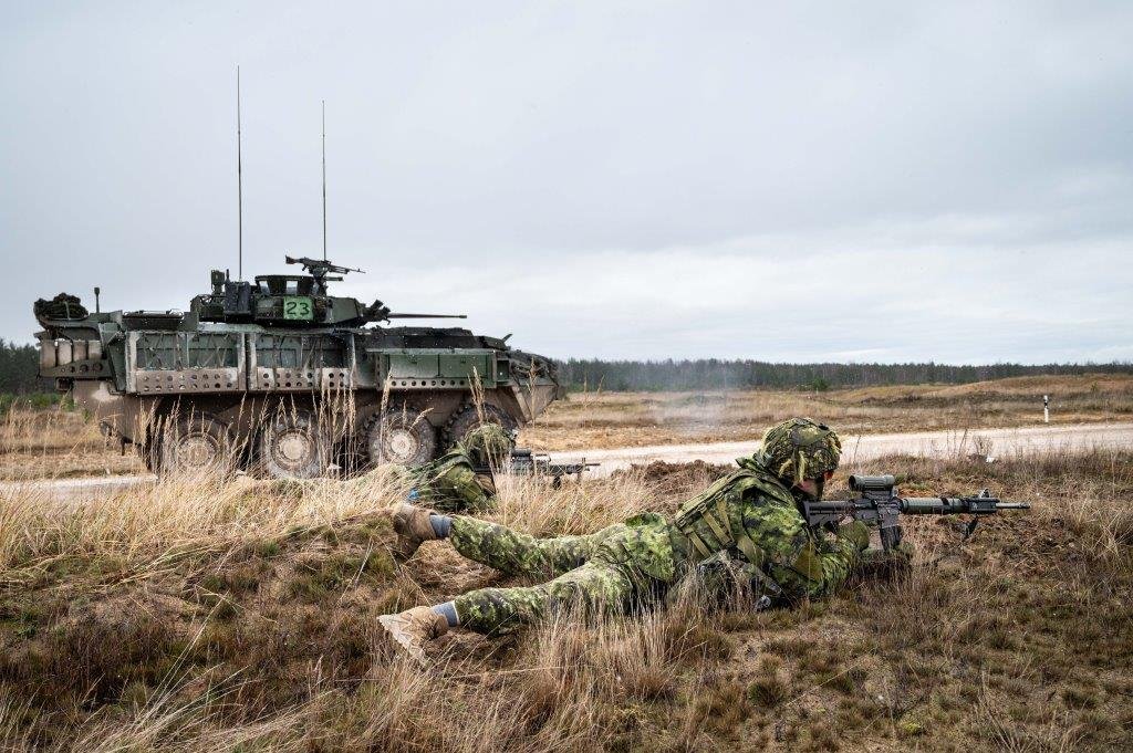 Members of the Canadian contingent deployed to Operation REASSURANCE - LATVIA, participate in live-fire training in the Camp Adazi Training Area, Latvia Credit: CAF