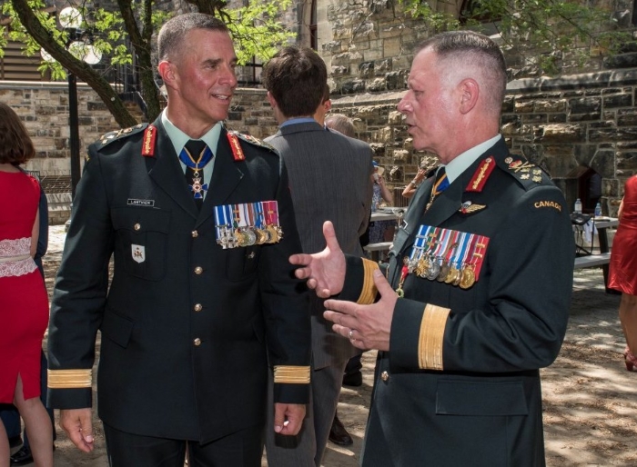Lanthier (left) with CDS General Jonathan Vance (right)